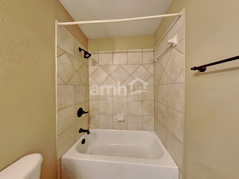 Building Photo - 8620 Axis Deer Run