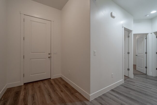 Building Photo - Small Dog Friendly Home With RV Parking