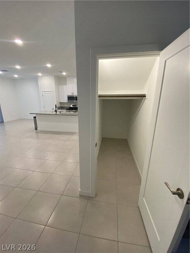 Building Photo - 3211 Centano Ave