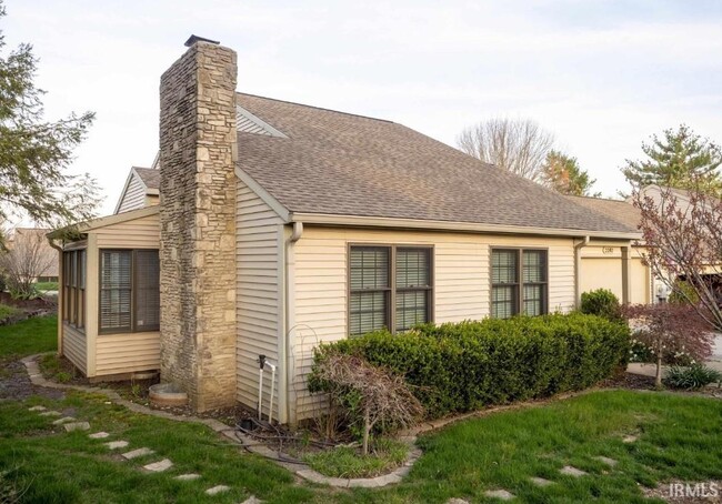Building Photo - 2202 E Cape Cod Dr