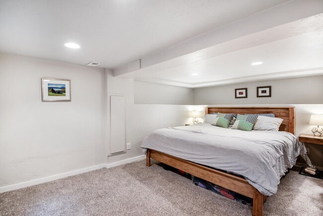 Building Photo - Beautifully Renovated Home in the Berkley ...