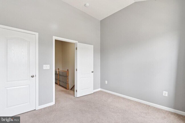 Building Photo - 38 Mica Way
