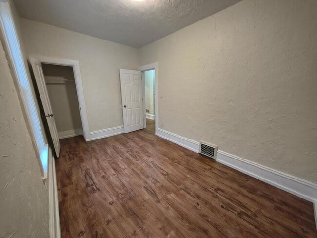 Building Photo - 1114 Cumming Ave