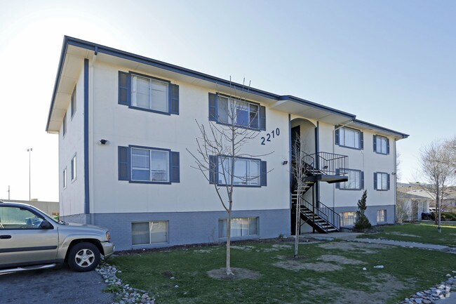 Building Photo - 2210 S Dexter St