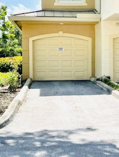 Building Photo - 1400 Crestwood Ct S