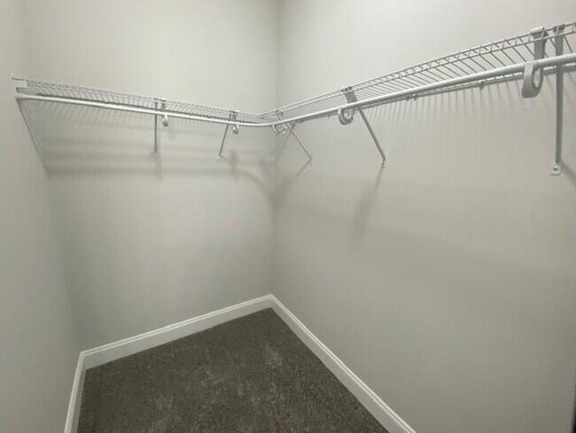 Building Photo - Spacious 3 Bedroom Home in Mary Esther!