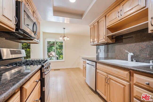 Building Photo - 17241 Palisades Cir