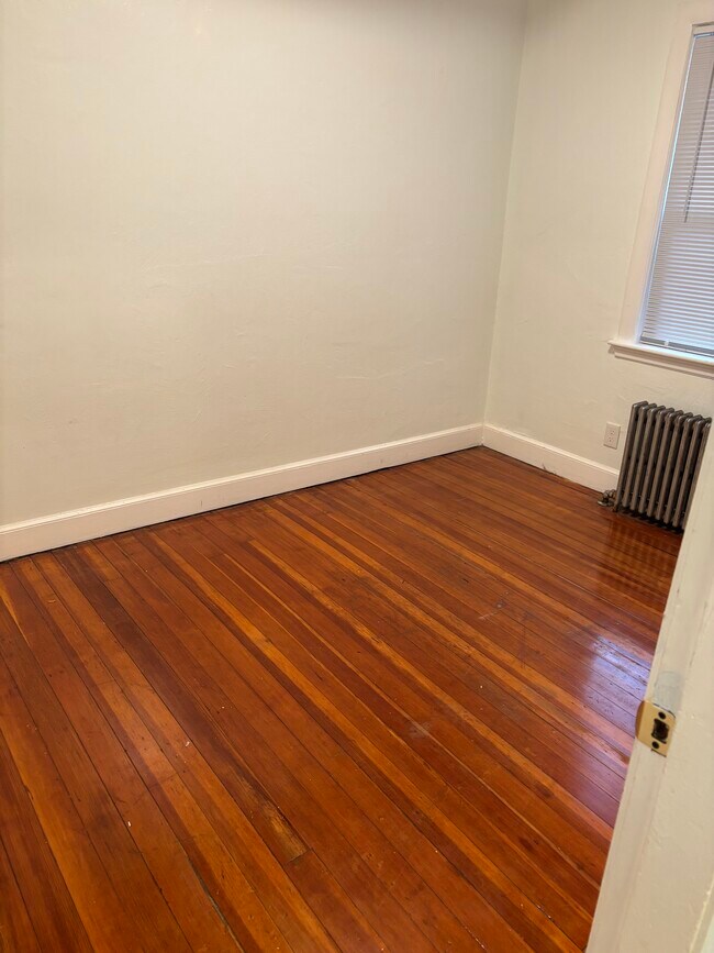 Building Photo - 103 Essex St