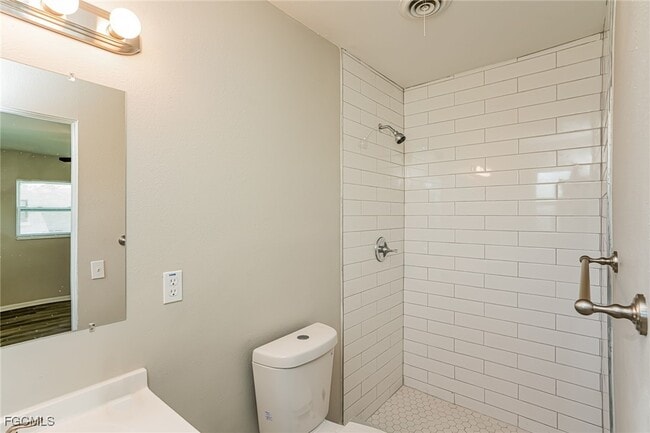 Building Photo - 604 Shamrock Blvd