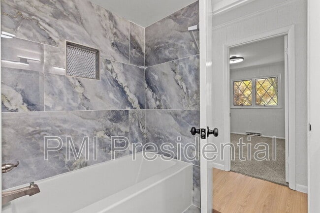 Building Photo - 4560 E Williamsburg Rd