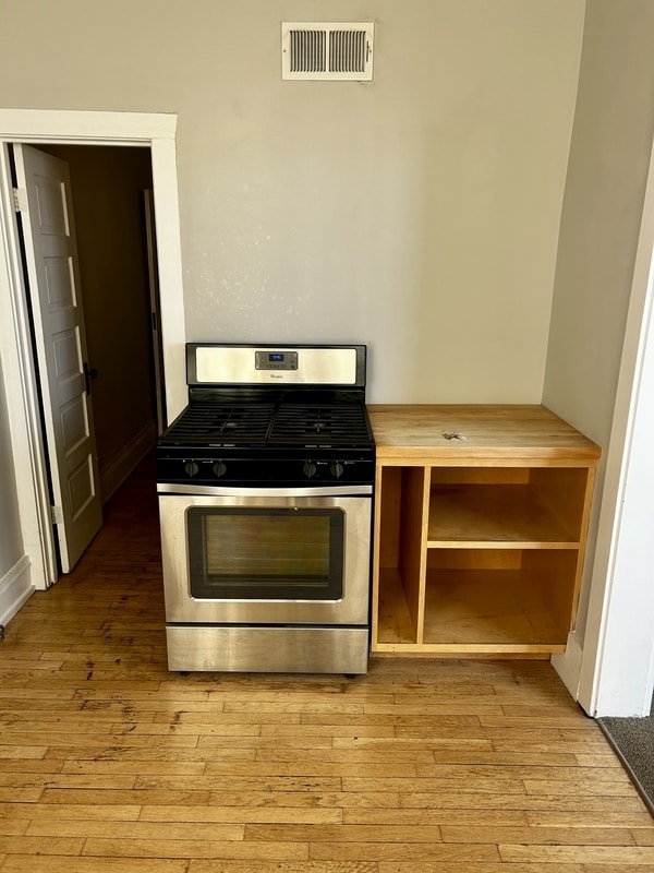 Building Photo - 845 Massachusetts St