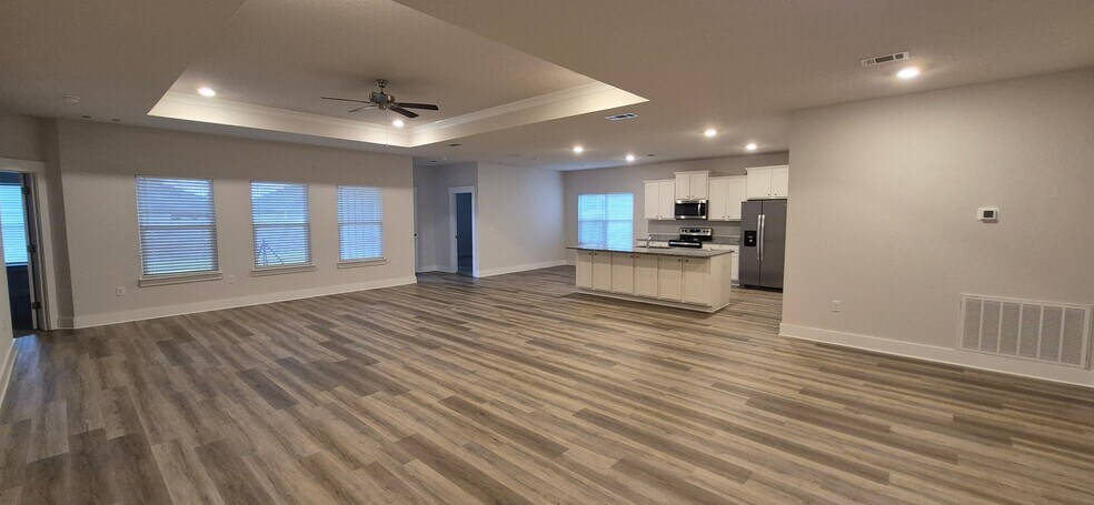 Building Photo - 6298 Forest Bay Ave