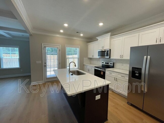 Building Photo - 3089 Venetian Dr