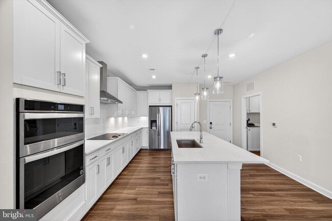 Building Photo - 21630 Hawksbill High Cir