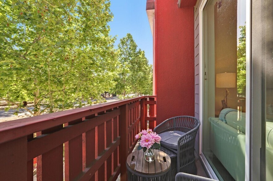 Building Photo - 5513 Great Oaks Pky