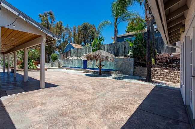 Building Photo - Spacious Entertainers Retreat in San Carlos!
