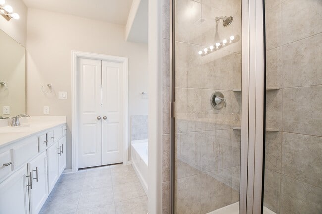 Building Photo - 15219 Stuart Bat Cave Ln