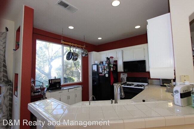 Building Photo - 3 br, 2.5 bath House - 11161 Caminito Arcada