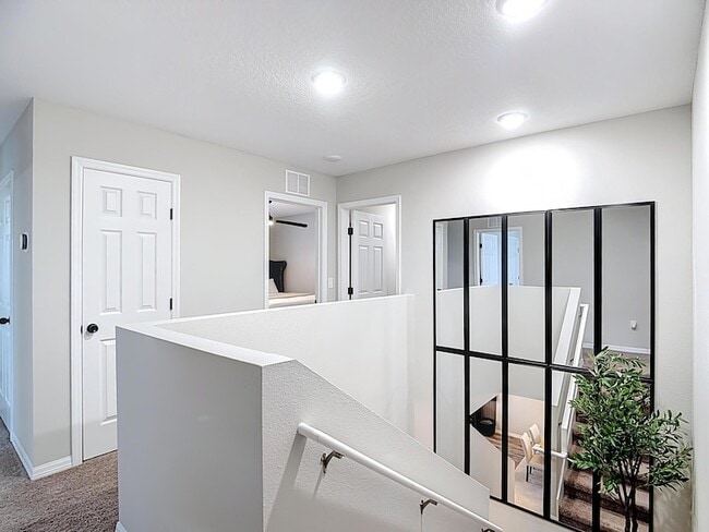 Building Photo - 1504 Hummingbird Rd