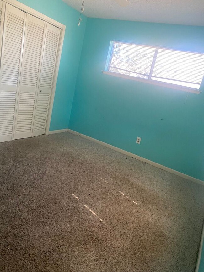 Building Photo - Perfect 3 bedroom 2 bathroom house located in Little Rock!