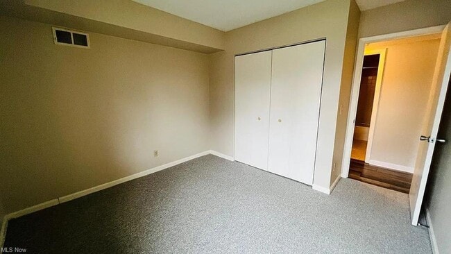 Building Photo - 1263 Lost Nation Rd