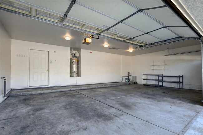 Building Photo - 4261 N Tonopah Dr
