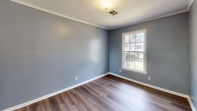 Building Photo - 103 Woodley Ave