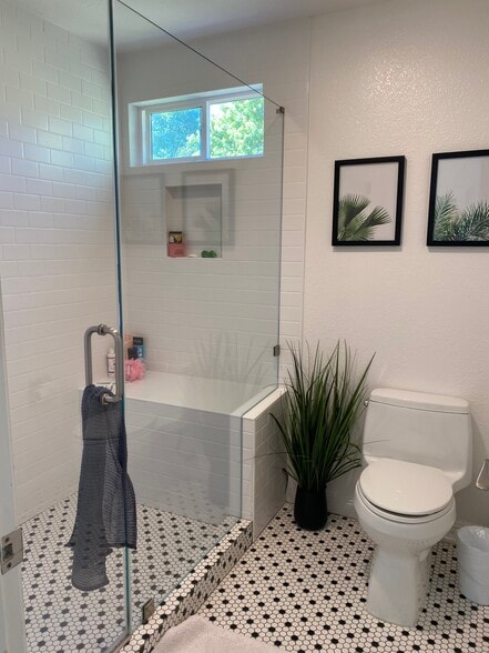 Building Photo - 52 Rainbow Cir