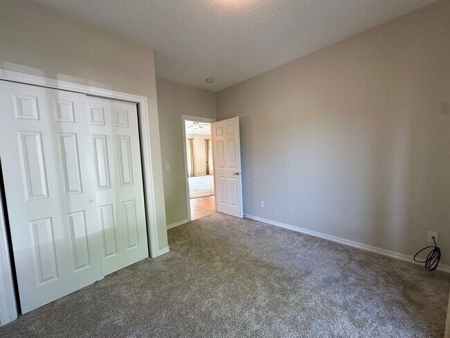 Building Photo - Spacious One-Level Living – 3 Bedrooms, 2 Baths, Central Valley School District