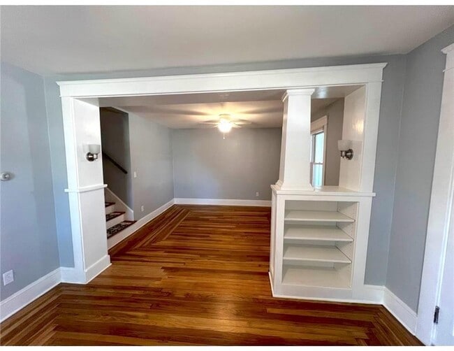 Building Photo - 348 Market St