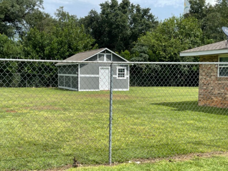 Building Photo - 1209 Stephen Ln