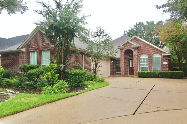 Building Photo - 915 Rock Springs Dr