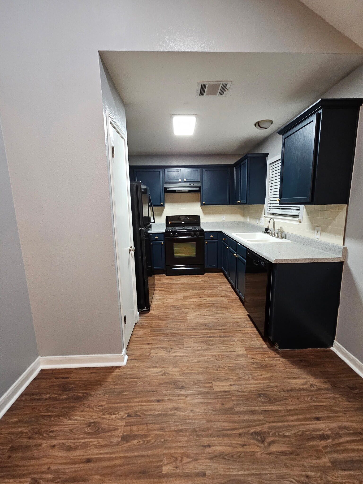Kitchen - 511 Brian Ln