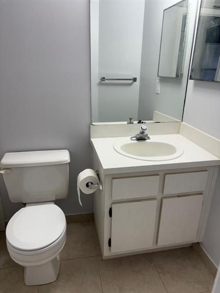 Building Photo - 8850 Royal Palm Blvd