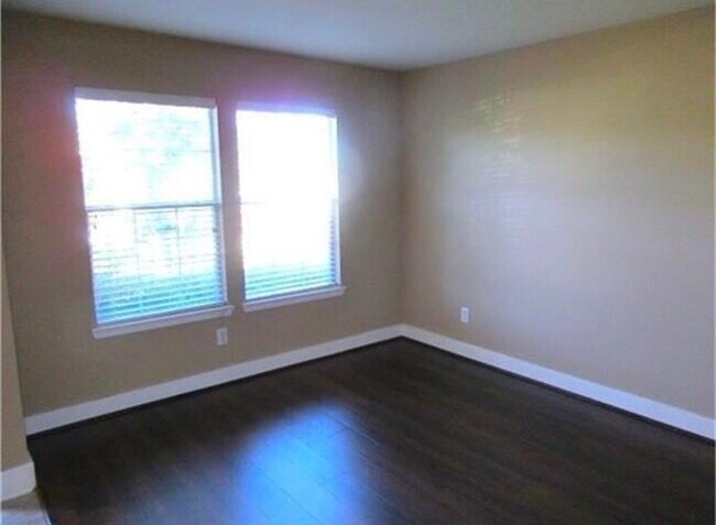 Building Photo - 1035 Grassy View Dr