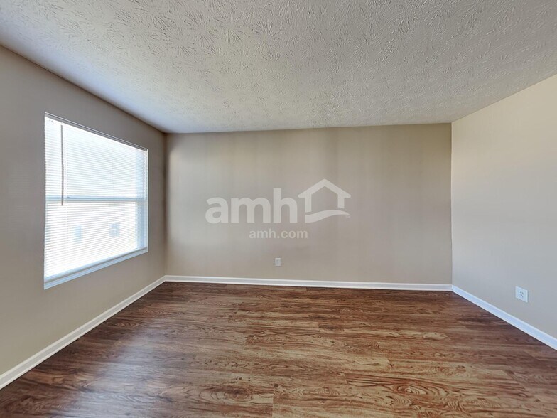 Building Photo - 5899 Brookstone Dr