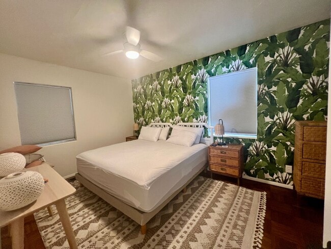 Building Photo - FULLY FURNISHED 2/2 OLD NE BUNGALOW