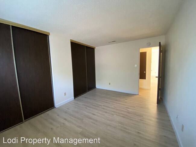 Building Photo - 2440 Cochran Rd