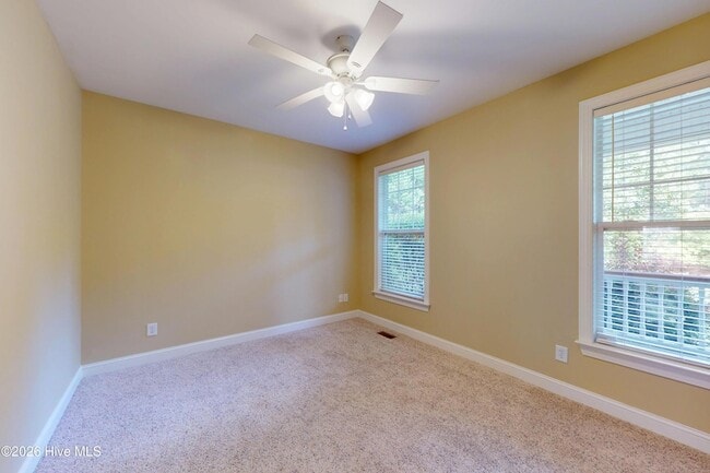 Building Photo - 3 Shenecossett Ln