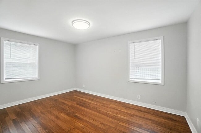 Building Photo - Saint Johns Terrace