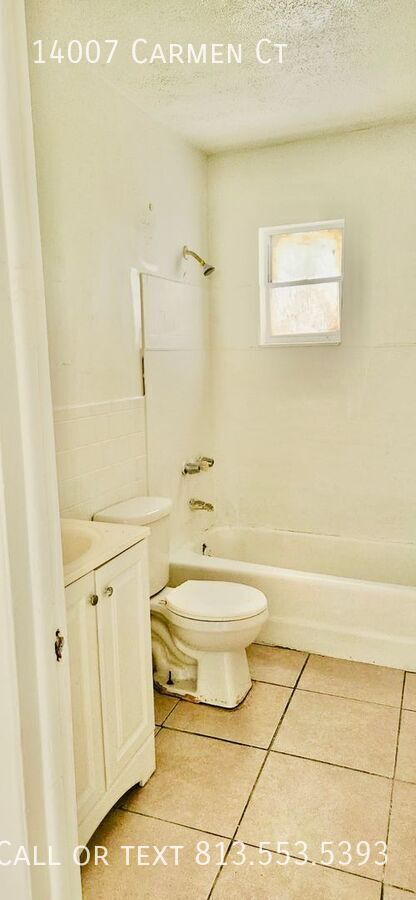 Building Photo - 14007 Carmen Ct