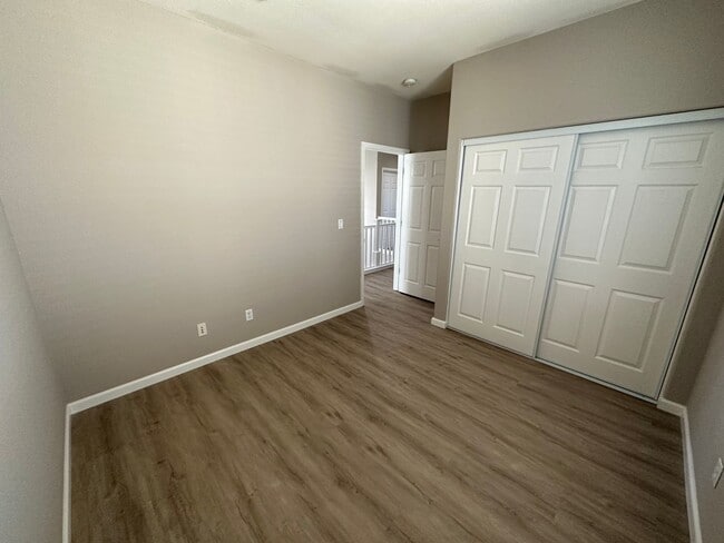 Building Photo - Beautiful 5 Bedroom, 3 Bath Brentwood Home / Downstairs Bedroom and Bath