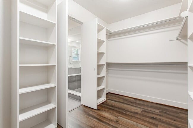 Building Photo - 2117 Promontory Point