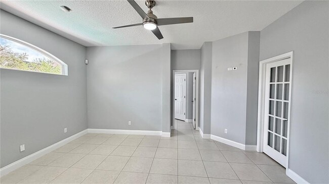 Building Photo - 4860 Chalfont Dr