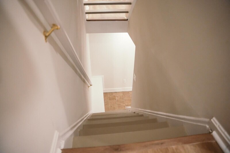 Building Photo - 916 W Lombard St