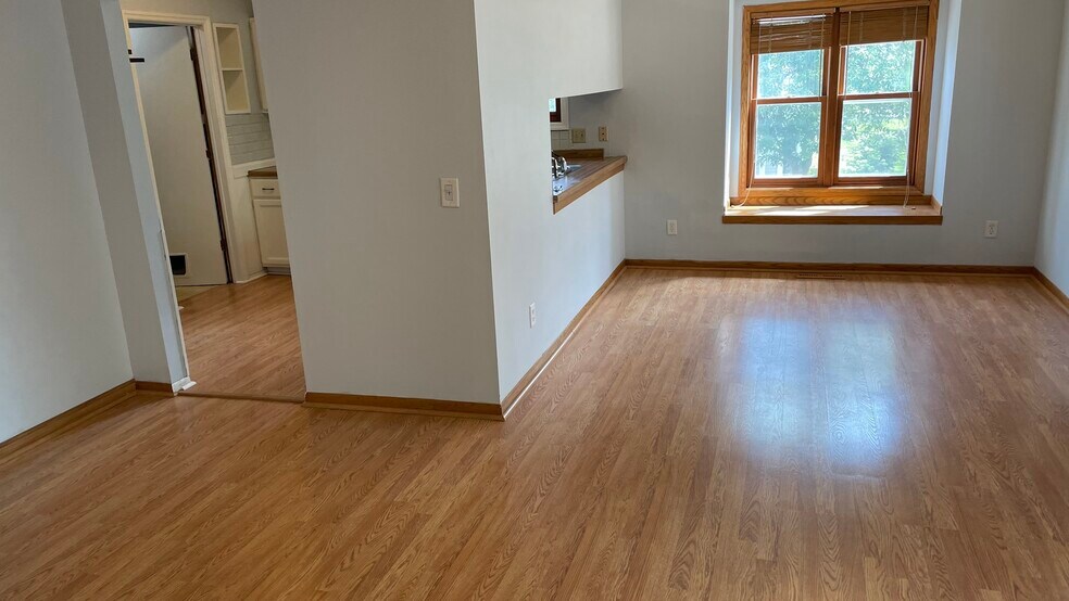 Building Photo - 5330 Highpointe Dr