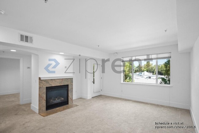 Building Photo - 1310 Creekside Dr