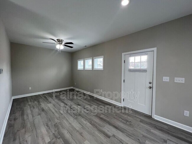 Building Photo - 2305 Owen St