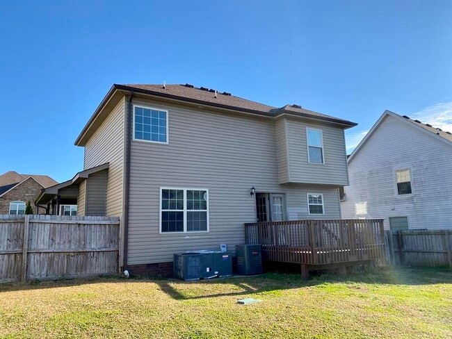 Building Photo - 1450 Raven Rd