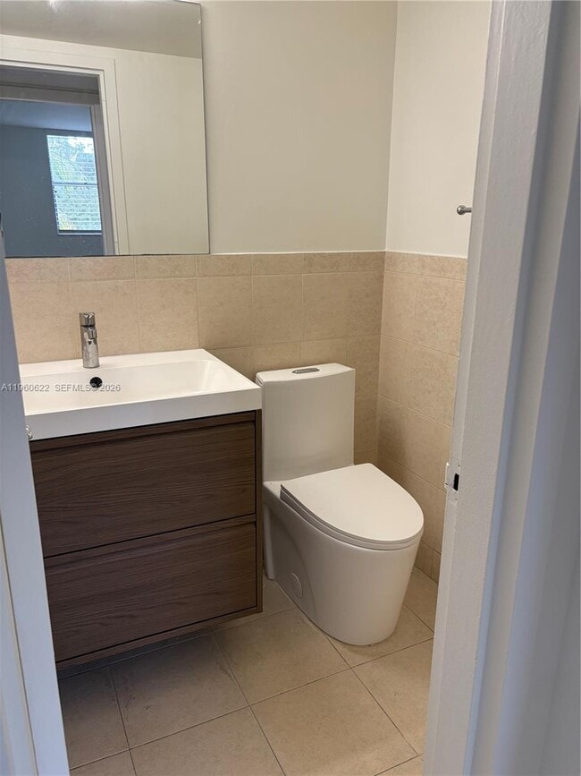 Building Photo - 1805 Sans Souci Blvd